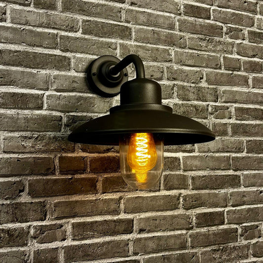 Schwarze Außenwandleuchte – Robuste Aluminiumlampe IP44, E27, Ideal für Terrassen, Garagen und Loft-Innenräume