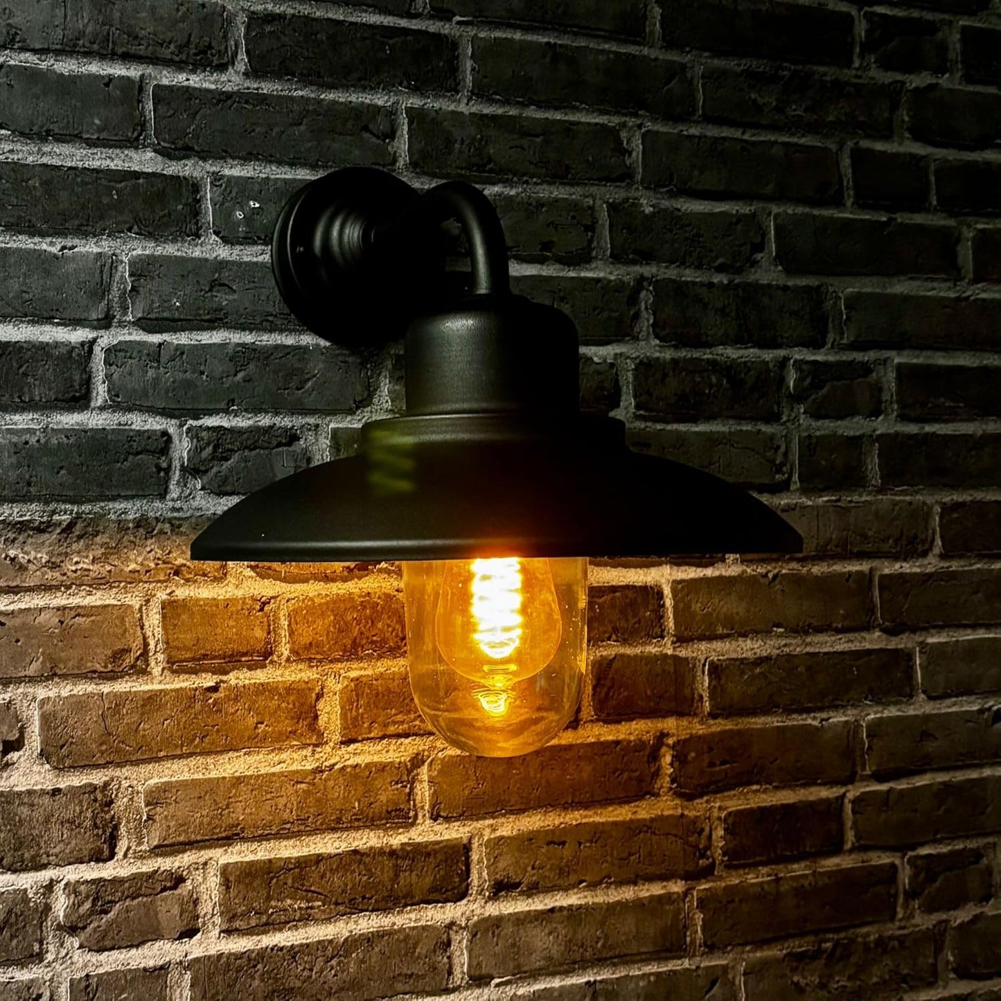 Schwarze Außenwandleuchte – Robuste Aluminiumlampe IP44, E27, Ideal für Terrassen, Garagen und Loft-Innenräume