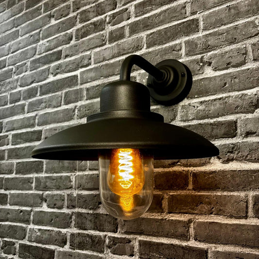 Schwarze Außenwandleuchte – Robuste Aluminiumlampe IP44, E27, Ideal für Terrassen, Garagen und Loft-Innenräume