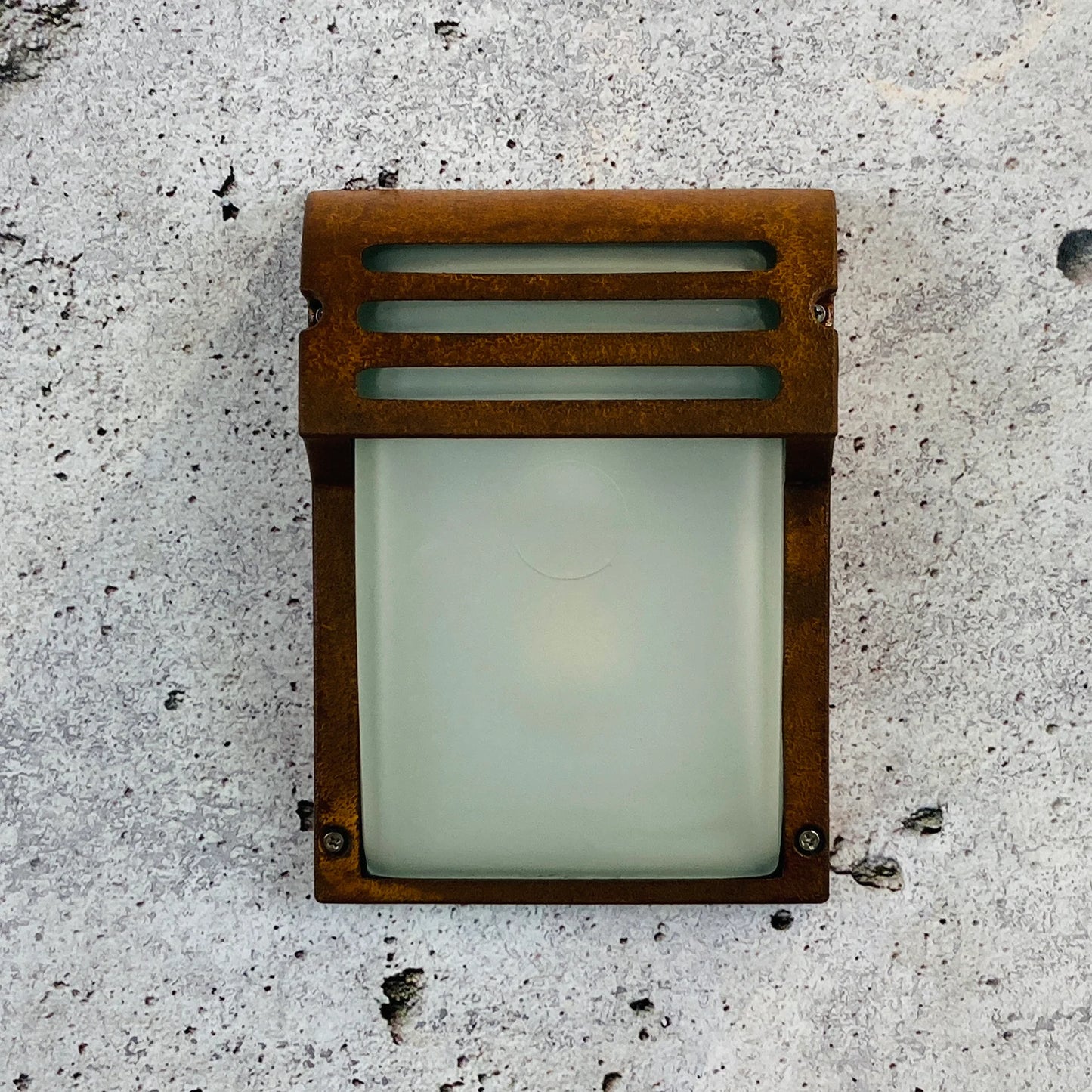 CAVILLA 230V Außenleuchte - Gehäuse aus Metall, Schirm aus Glas, IP44-Schutzart, 40 Watt max.