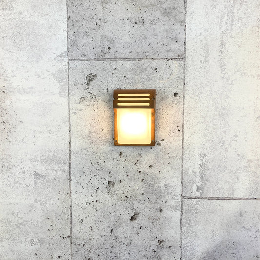 CAVILLA 230V Außenleuchte - Gehäuse aus Metall, Schirm aus Glas, IP44-Schutzart, 40 Watt max.