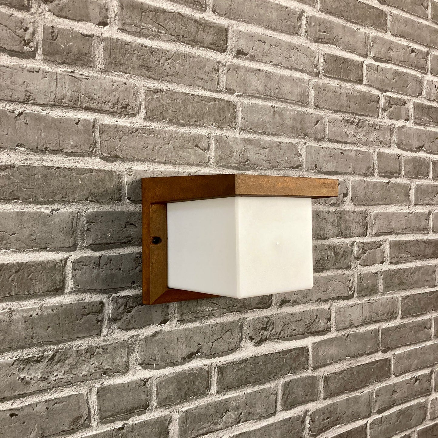 Stilvolle Moderne Wandleuchte IP54 für Fassaden, Terrassen und Balkone mit E27-Fassung